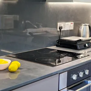 https://airbnsea-centre-apts.hotelsatayianapa.com